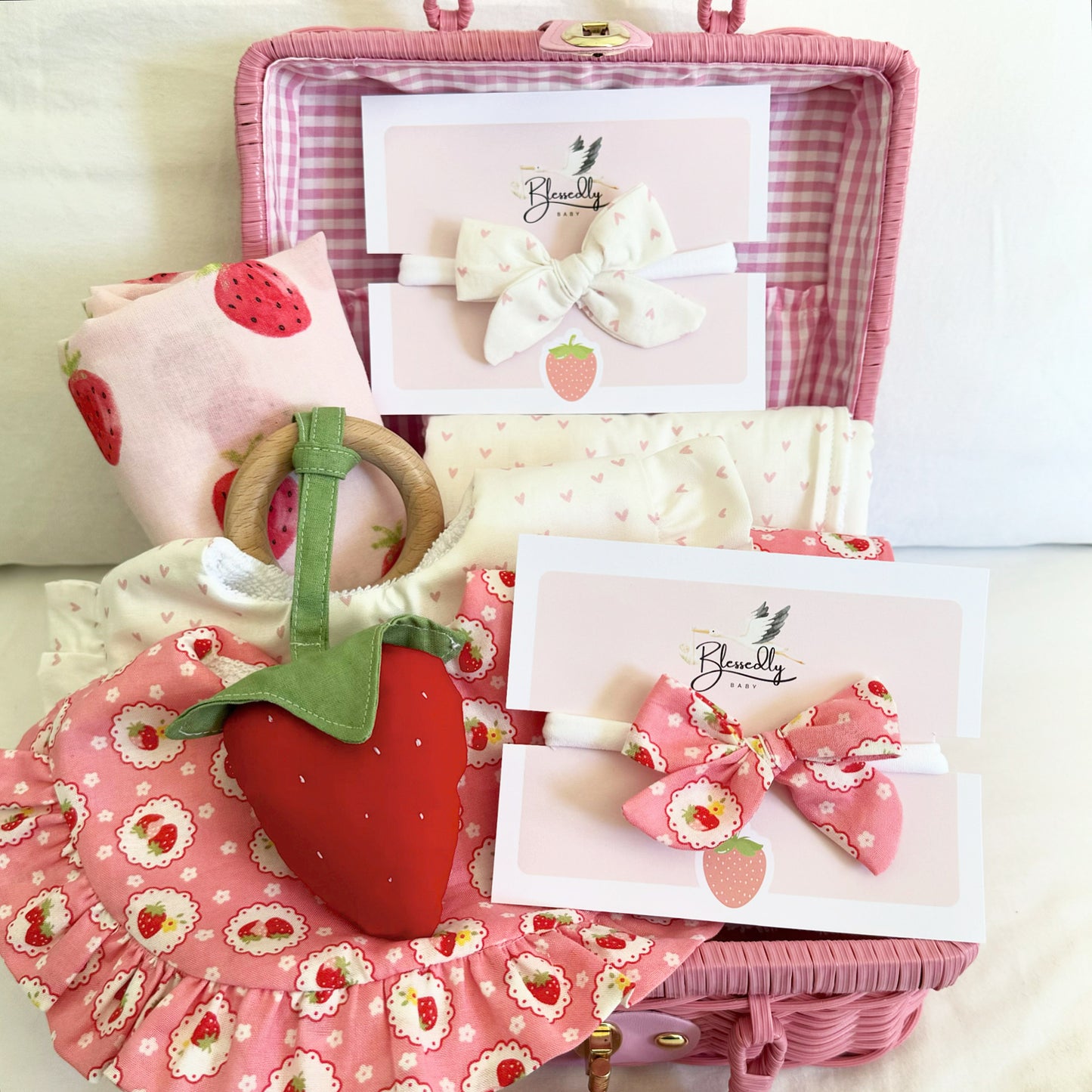 Strawberry short cake picnic basket